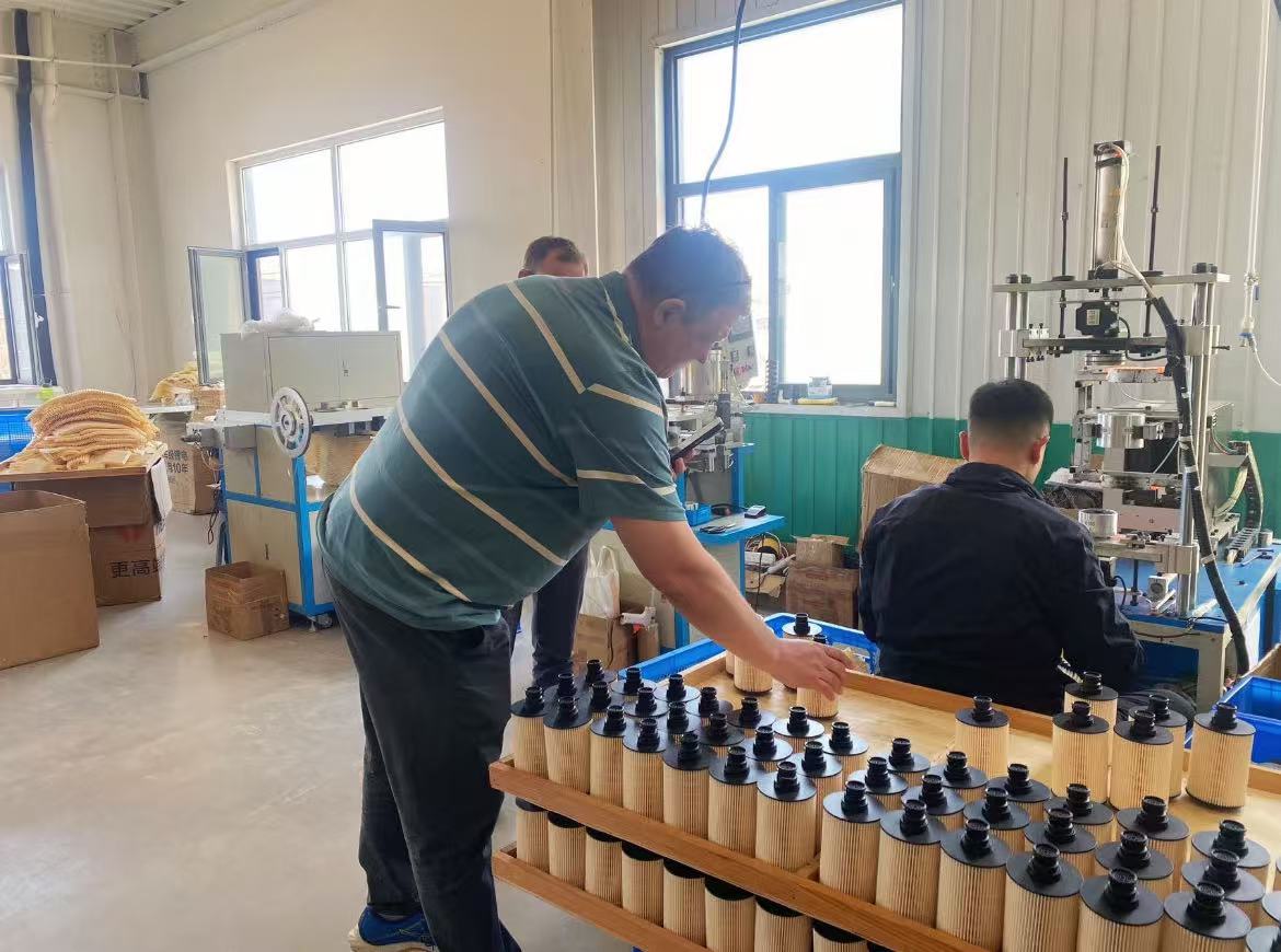 Les clients russes visitent Guohao Filter Factory